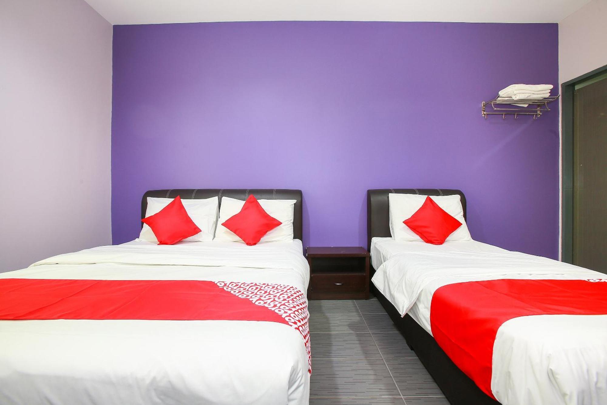 Oyo 89332 De Hotel Teluk Intan Exterior photo