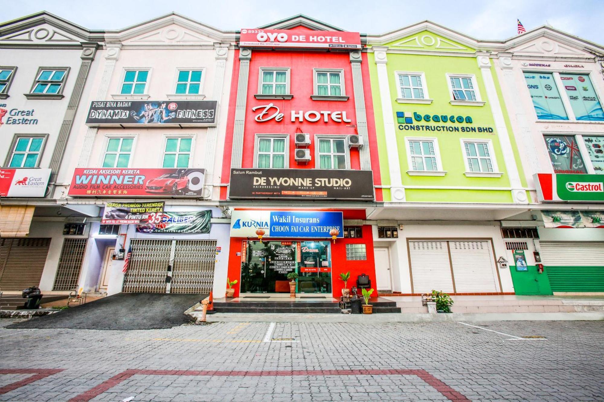 Oyo 89332 De Hotel Teluk Intan Exterior photo