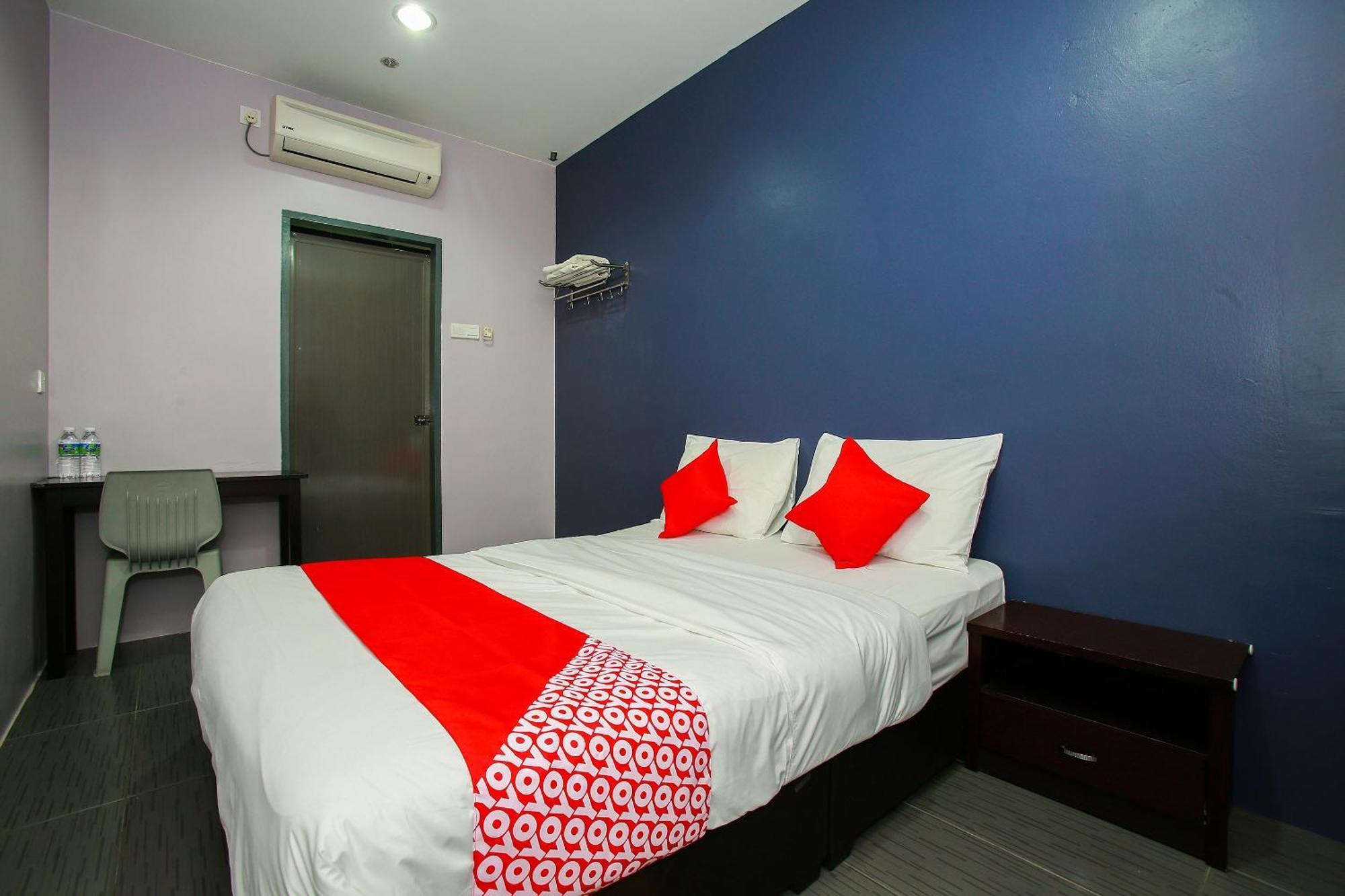 Oyo 89332 De Hotel Teluk Intan Exterior photo